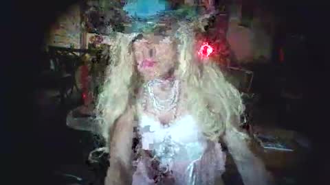 Snapshot of crosscountrydude chatting on 06/10/26, 04:45 Crossdrsr19 online show from 06/10/26, 04:45