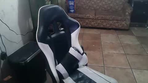 Snapshot of crossdressernola504 chatting on 01/20/25, 01:00 crossdressernola504 online show from 01/20/25, 01:00