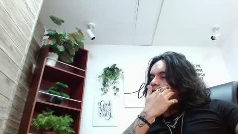 JOHN online show from 05/06/26, 07:19