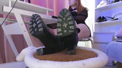 Snapshot of cruel_siren chatting on 11/17/25, 09:59 Cruel Siren online show from 11/17/25, 09:59