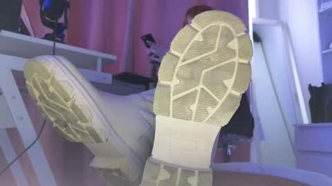 Snapshot of cruel_siren chatting on 11/26/25, 11:44 Cruel Siren online show from 11/26/25, 11:44