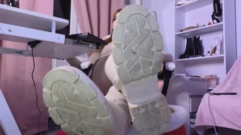 Snapshot of cruel_siren chatting on 01/08/26, 09:17 Cruel Siren online show from 01/08/26, 09:17