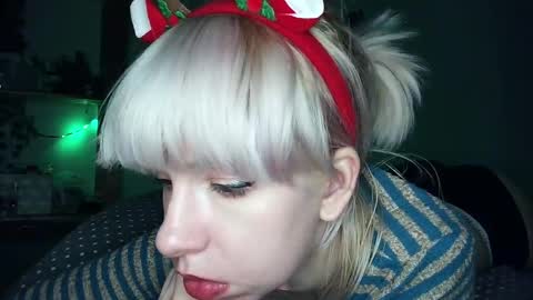 Snapshot of cruellagoth chatting on 12/22/24, 04:48 Cruella online show from 12/22/24, 04:48