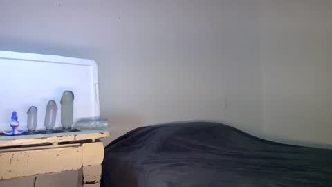 Snapshot of cry_guy chatting on 10/07/25, 11:13 cry_guy online show from 10/07/25, 11:13