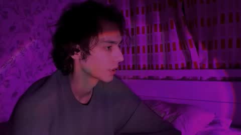 Snapshot of crybae0 chatting on 03/09/26, 12:14 crybae0 online show from 03/09/26, 12:14