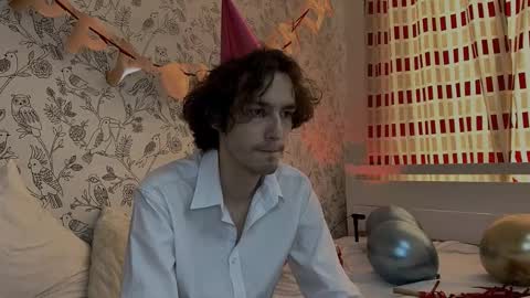 Snapshot of crybae0 chatting on 03/13/26, 07:04 crybae0 online show from 03/13/26, 07:04