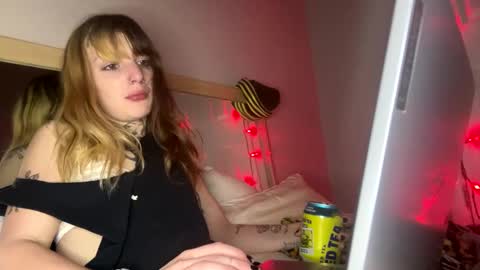 Snapshot of crylei chatting on 01/14/25, 01:06 kybaby online show from 01/14/25, 01:06