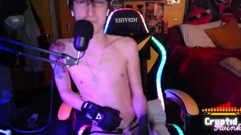 Snapshot of cryptidtwink chatting on 02/22/26, 07:40 CryptidTwink online show from 02/22/26, 07:40