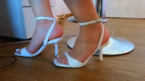 Crys online show from 10/15/25, 07:52