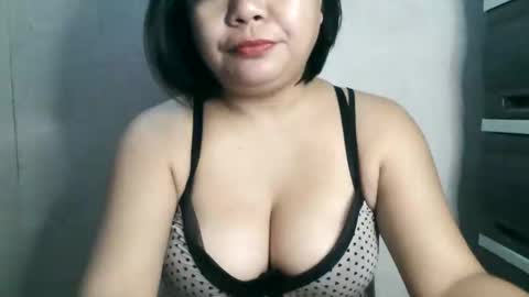 Crys online show from 02/09/25, 05:08