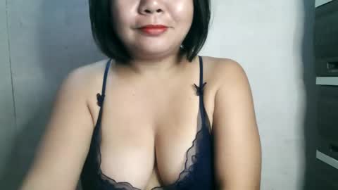 Crys online show from 02/12/25, 01:19