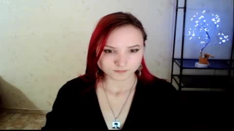 Snapshot of crystal_carnation chatting on 05/11/26, 07:00 crystal_carnation online show from 05/11/26, 07:00