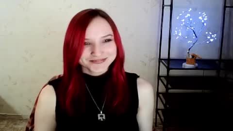 Snapshot of crystal_carnation chatting on 05/14/26, 07:31 crystal_carnation online show from 05/14/26, 07:31