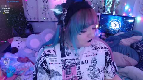 Snapshot of crystal_galaxy chatting on 01/27/25, 10:38   online show from 01/27/25, 10:38