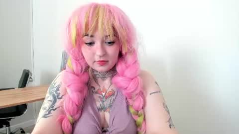 Snapshot of crystal_muse chatting on 07/29/26, 02:10 Eva online show from 07/29/26, 02:10