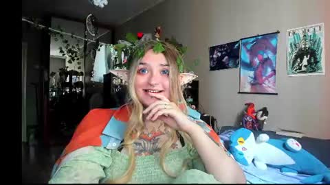 Snapshot of crystal_muse chatting on 08/01/26, 12:15 Eva online show from 08/01/26, 12:15
