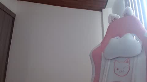 Crystal Blaze online show from 09/10/25, 01:00