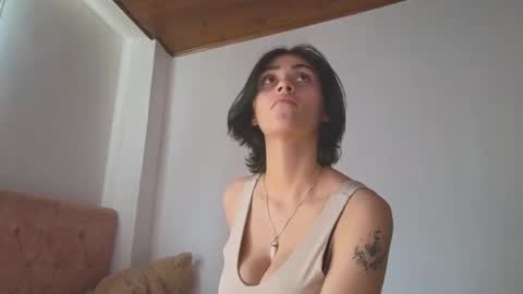 Crystal Blaze online show from 10/02/25, 03:52