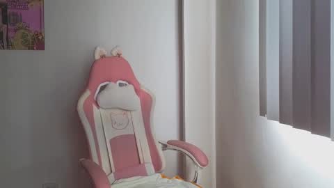 Crystal Blaze online show from 11/11/25, 04:18