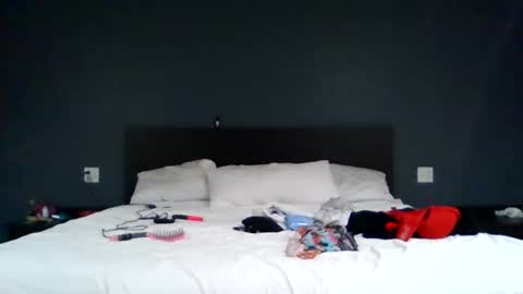 Snapshot of crystalbarbie214 chatting on 11/17/25, 12:49 crystalbarbie214 online show from 11/17/25, 12:49