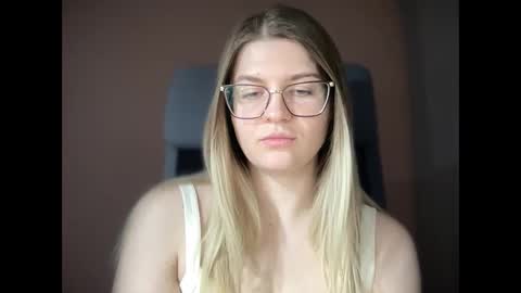 Snapshot of crystalblush01 chatting on 03/07/26, 07:00 crystalblush01 online show from 03/07/26, 07:00