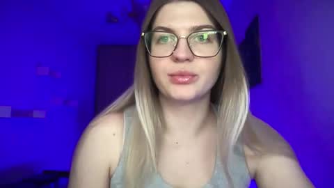 crystalblush01 online show from 04/25/26, 12:30