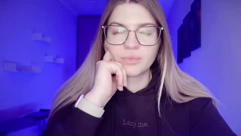 crystalblush01 online show from 04/28/26, 10:20