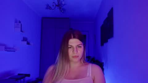 crystalblush01 online show from 05/07/26, 06:46
