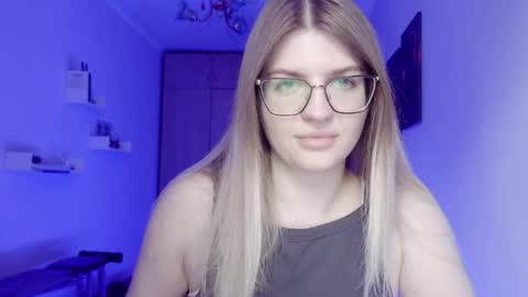 crystalblush01 online show from 05/10/26, 10:09