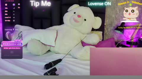 Snapshot of crystalboow chatting on 05/23/26, 10:25 Crystal online show from 05/23/26, 10:25