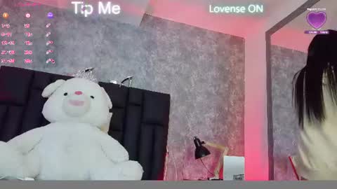 Snapshot of crystalboow chatting on 06/11/26, 03:32 Crystal online show from 06/11/26, 03:32