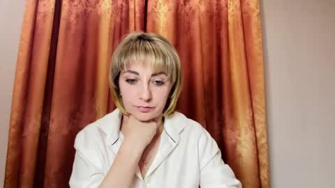 Snapshot of crystalfever_ chatting on 05/11/26, 07:11 Mary online show from 05/11/26, 07:11