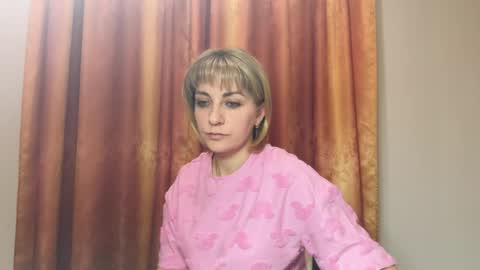 Snapshot of crystalfever_ chatting on 05/12/26, 07:11 Mary online show from 05/12/26, 07:11