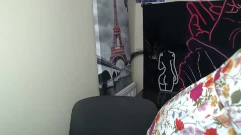 Snapshot of crystalgirl__ chatting on 09/14/25, 12:04 Stella online show from 09/14/25, 12:04