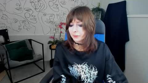 crystallbloom online show from 09/30/25, 01:54