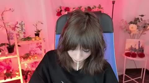 Snapshot of crystallbloom chatting on 01/14/26, 08:03 crystallbloom online show from 01/14/26, 08:03