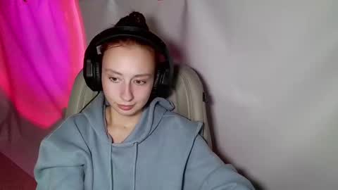 Snapshot of crystallkris chatting on 12/30/24, 02:20 Kristina online show from 12/30/24, 02:20