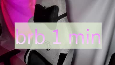 Snapshot of crystallkris chatting on 01/08/25, 11:52 Kristina online show from 01/08/25, 11:52