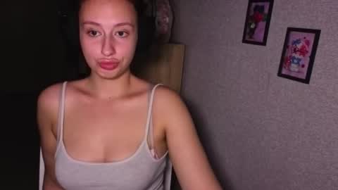 Snapshot of crystallkris chatting on 09/22/25, 12:12 Kristina online show from 09/22/25, 12:12