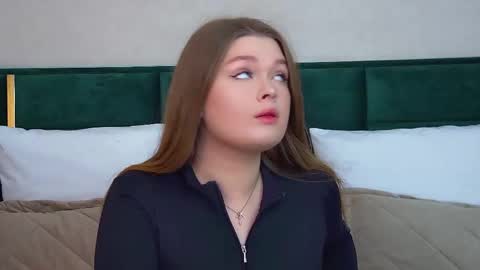 Crystal online show from 11/16/25, 06:24