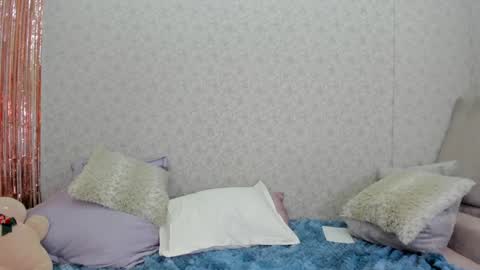 Snapshot of crystalnut chatting on 01/05/25, 04:25 Maria online show from 01/05/25, 04:25