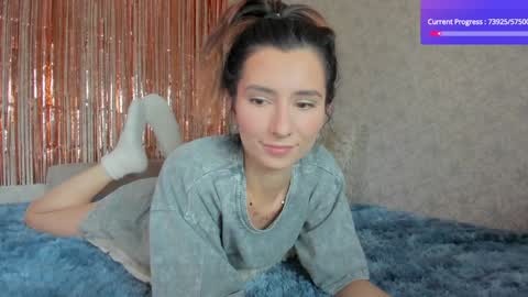 Snapshot of crystalnut chatting on 01/28/25, 04:18 Maria online show from 01/28/25, 04:18