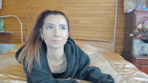 Snapshot of crystalnut chatting on 01/31/25, 03:52 Maria online show from 01/31/25, 03:52