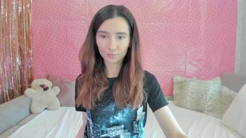 Snapshot of crystalnut chatting on 02/07/25, 04:06 Maria online show from 02/07/25, 04:06