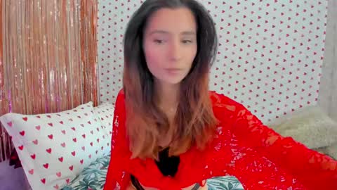 Snapshot of crystalnut chatting on 02/12/25, 04:33 Maria online show from 02/12/25, 04:33