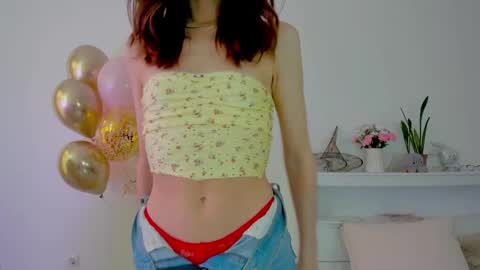 Snapshot of crystalnut chatting on 10/16/25, 02:23 Maria online show from 10/16/25, 02:23