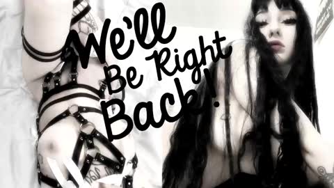 Sasha    Make me moan with patterns   good music here  online show from 10/16/25, 05:03