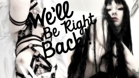 Sasha    Make me moan with patterns   good music here  online show from 10/27/25, 05:50