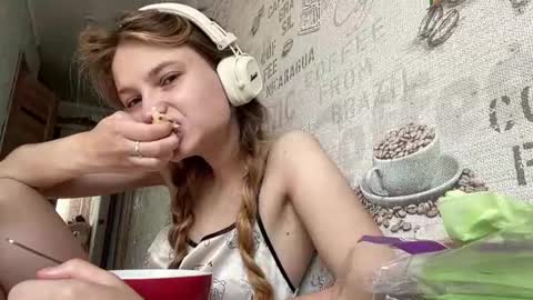 crystalstipp online show from 06/18/26, 03:07
