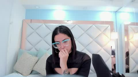 Snapshot of crystalstonee1 chatting on 06/14/26, 08:22 Crystal online show from 06/14/26, 08:22